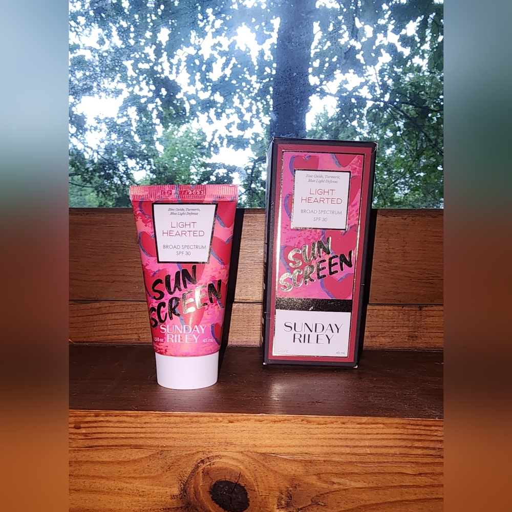 New Sunday Riley Light Hearted Broad Spectrum SPF  Sunscreen Full Size NIB